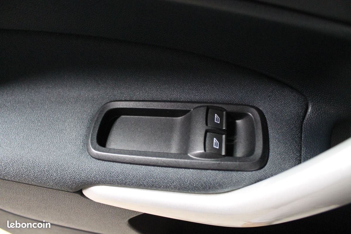 FORD FIESTA 1.6 TIVCT 120 TITANIUm (image 15)