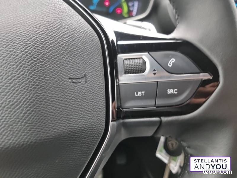 Peugeot 2008 Hybrid 145 e-DCS6 Style (image 22)