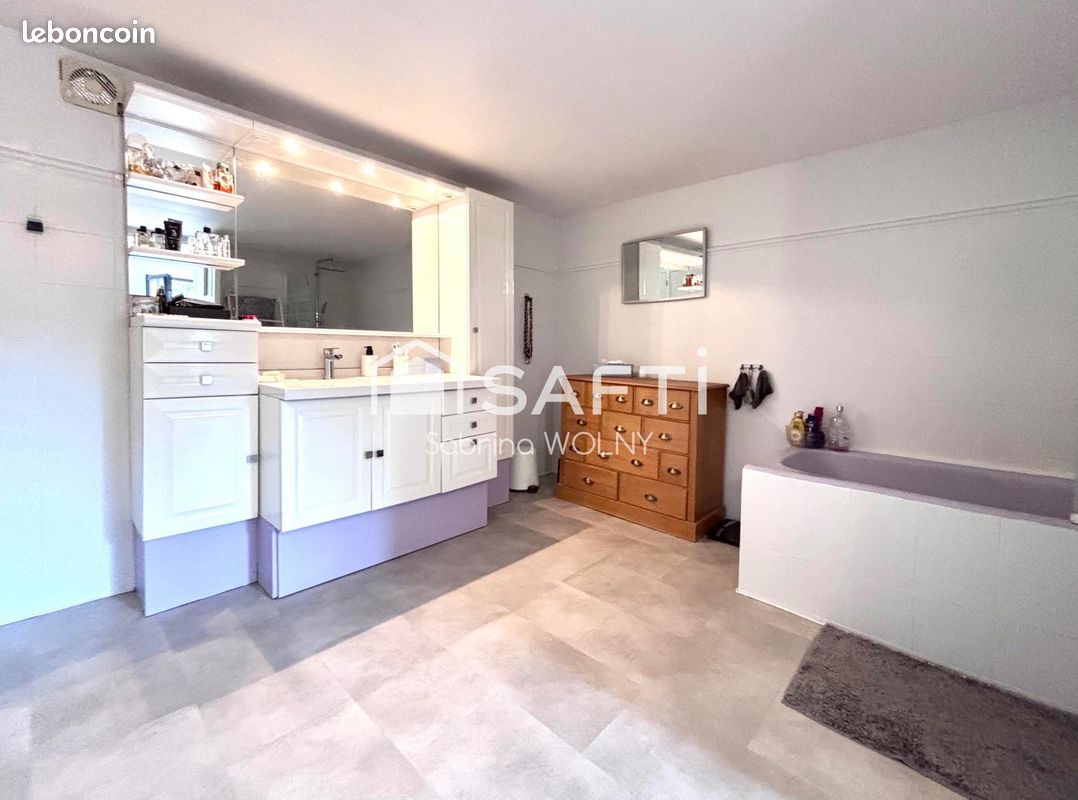 Propriété 6 pièces 230 m² (image 5)