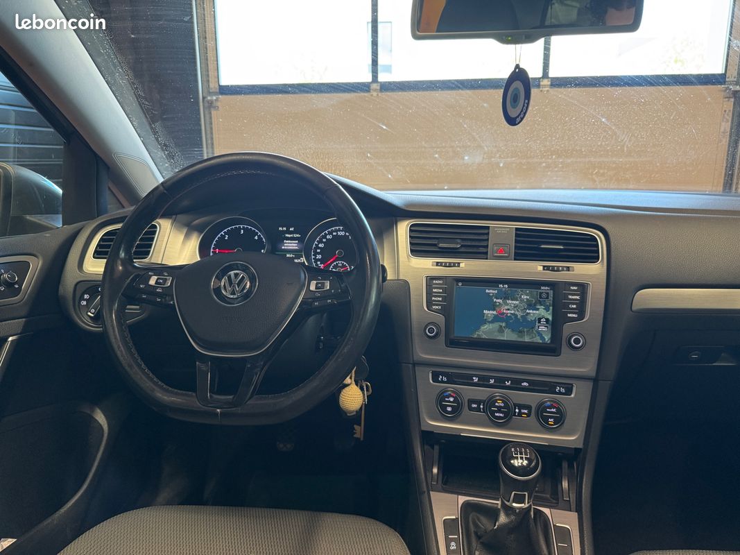 Volkswagen golf 1.6 tdi 110 bluemotion confort line toit ouvrant (image 13)