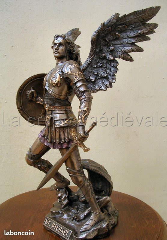 Statue Archange Saint Michel avec bouclier d'épée finition
