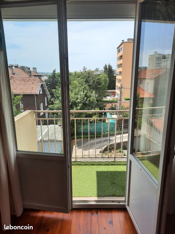 Appartement 3 pièces 53 m² · à Saint-Étienne · 53 m² · 560 €