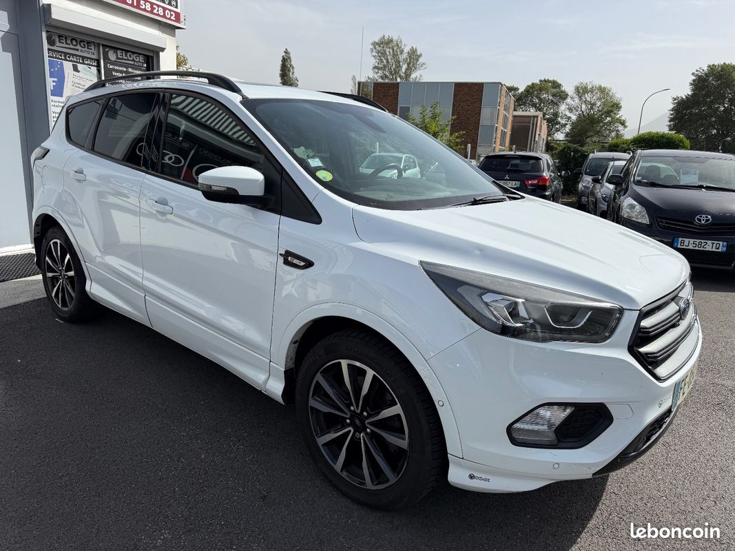 FORD KUGA 2.0 TDCi 150 SS 4x2 BVM6 ST-Line Black Silver / TOIT OUVRANT PANO / FULL ENTRETIEN (image 2)