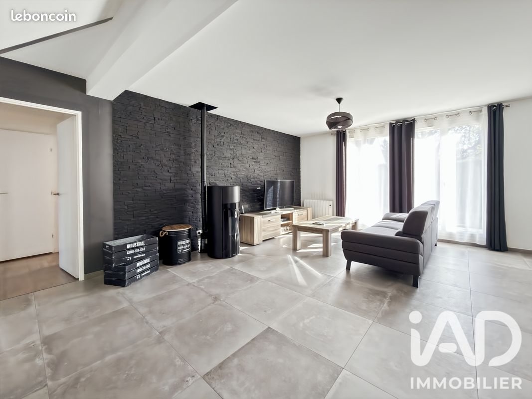 Maison 7 pièces 139 m² · à Mandres-les-Roses · 139 m² · 472 000 €
