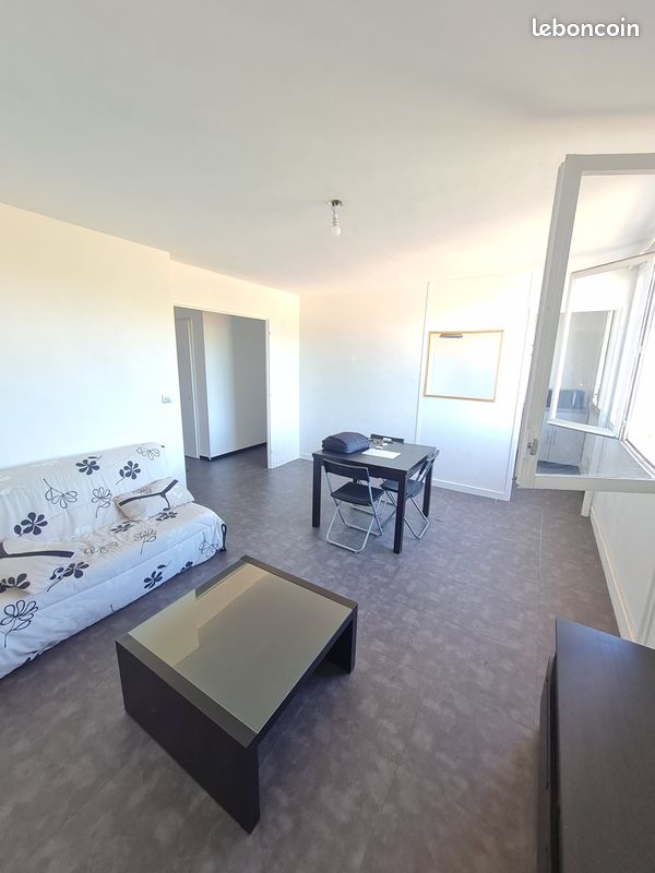Appartement 3 pièces 60 m² · à Vénissieux · 60 m² · 970 €/mois