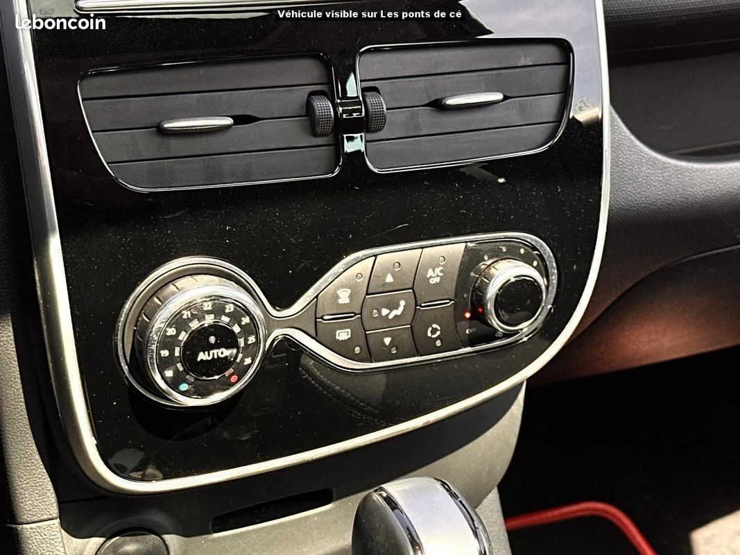 RENAULT CLIO Estate 120CH EDC Intens - Toit panoramique (image 15)