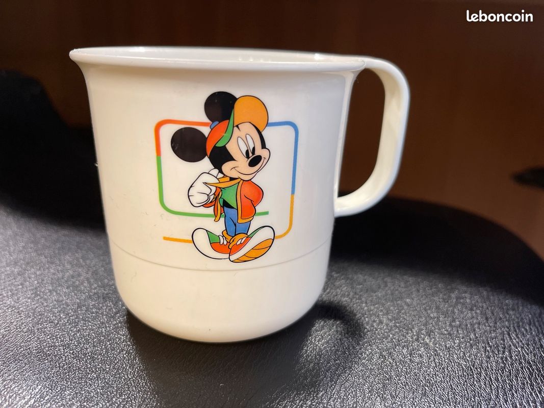 Tasse Mickey et Minnie de la marque Tupperware (image 1)