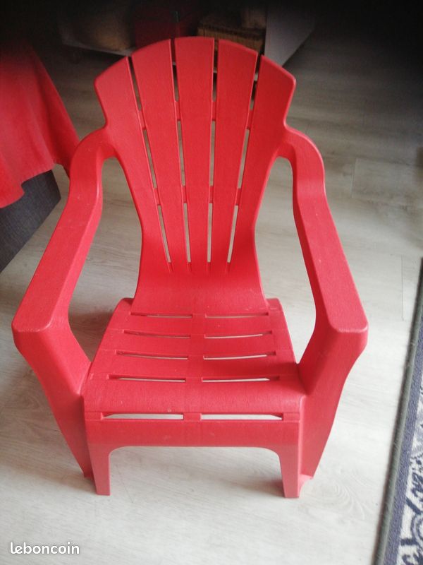 Chaise de jardin enfant rouge (image 1)