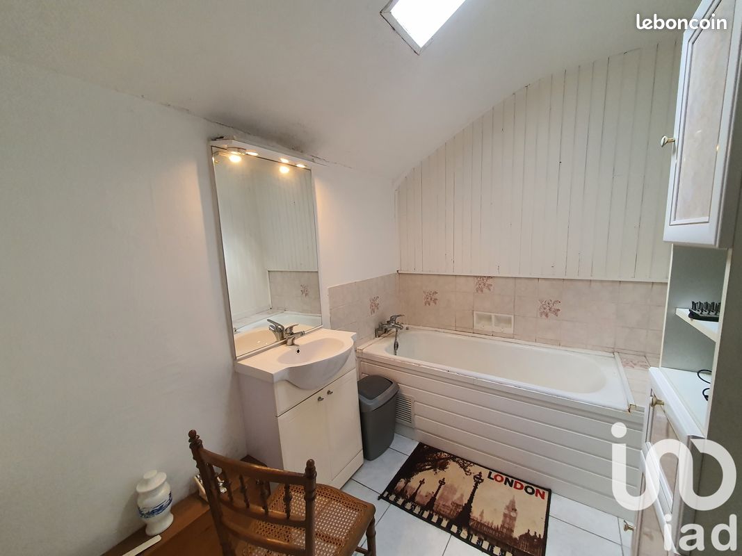 Maison de ville 6 pièces 125 m² - Chasseneuil-sur-Bonnieure 16260 (image principale 8)