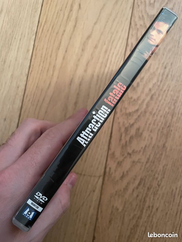 DVD Attraction fatale Gael Garcia Bernal Natalia Verbeke James d'Arcy Festival de Deauville (image 2)