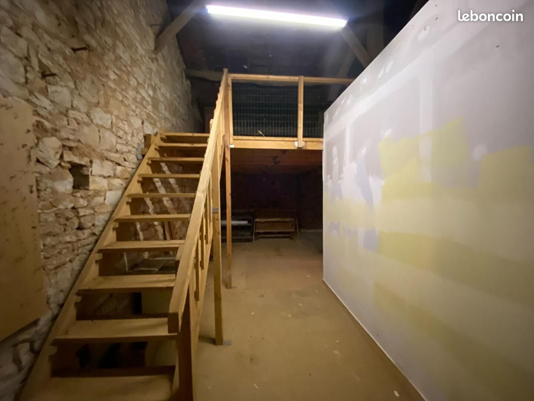 Maison 7 pièces 230 m² - Nanteuil-en-Vallée 16700 (image principale 8)