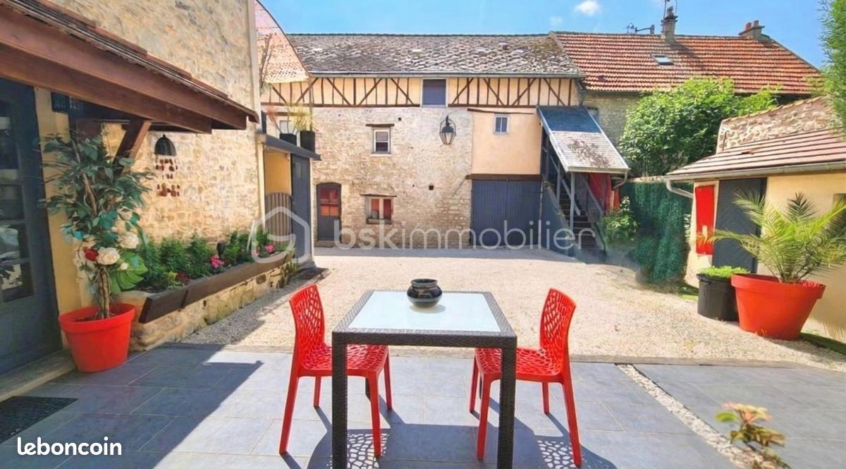 Maison 9 pièces 246 m² · à Maule · 246 m² · 874 000 €