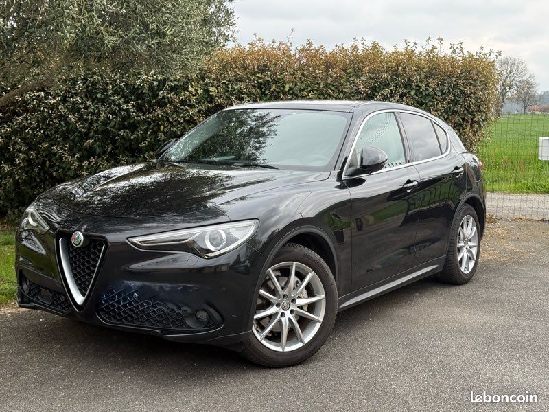Alfa Romeo Stelvio (image 1)