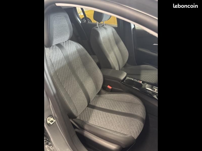Peugeot 208 1.2 Hybrid 100ch Allure e-DCS6 (image 13)