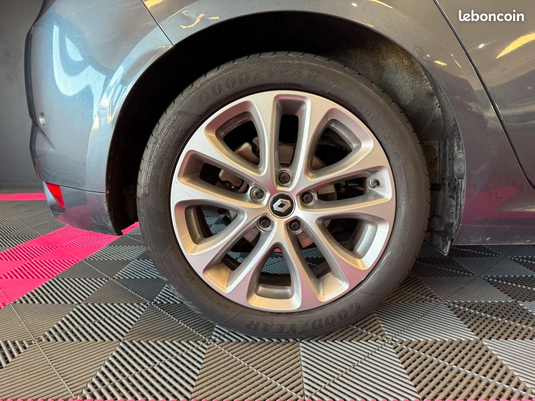 RENAULT MEGANE 4 1.2 TCE 130ch GT-LINE / Bose / Suivi D'entretien Complet (image 22)