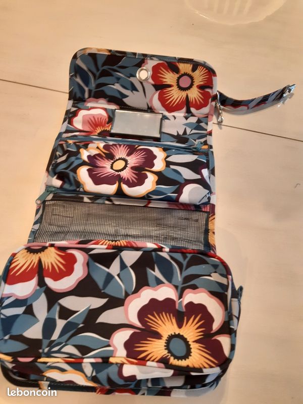 Trousse de toilette (image 2)