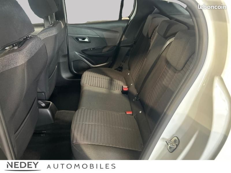 Peugeot 208 1.2 PureTech 100ch S&S Active (image 12)