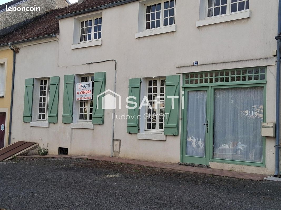Maison 6 pièces 100 m² · à Mauves-sur-Huisne · 100 m² · 130 000 €