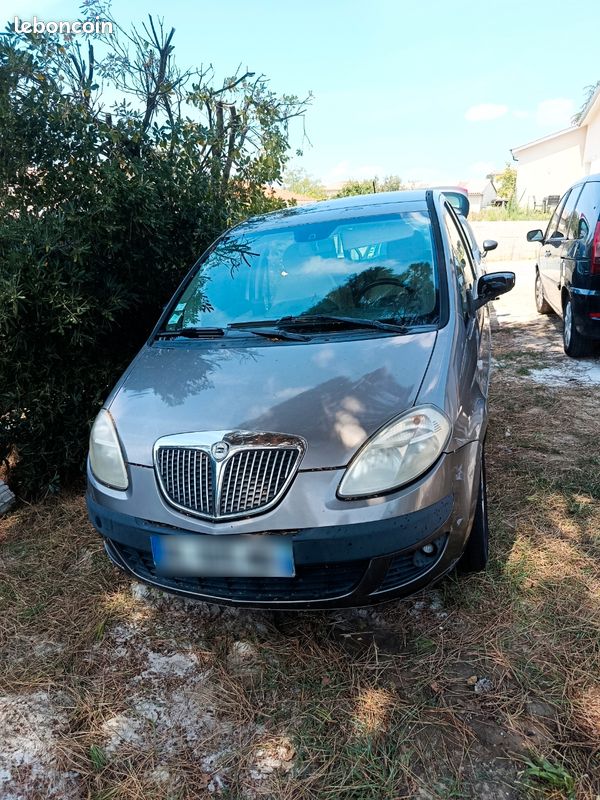 Lancia Musa 1.9 JTD 100 ch Platino (image 1)
