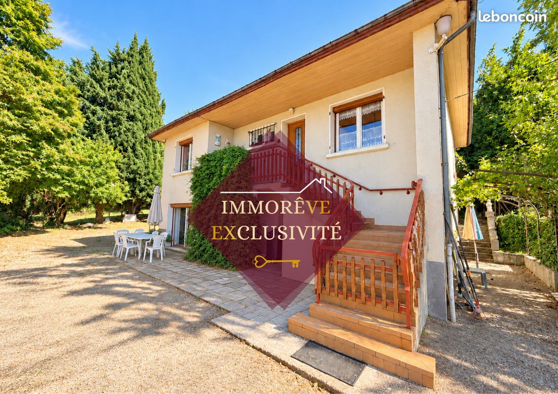 Maison 8 pièces 127 m² · à Roussillon · 127 m² · 240 000 €