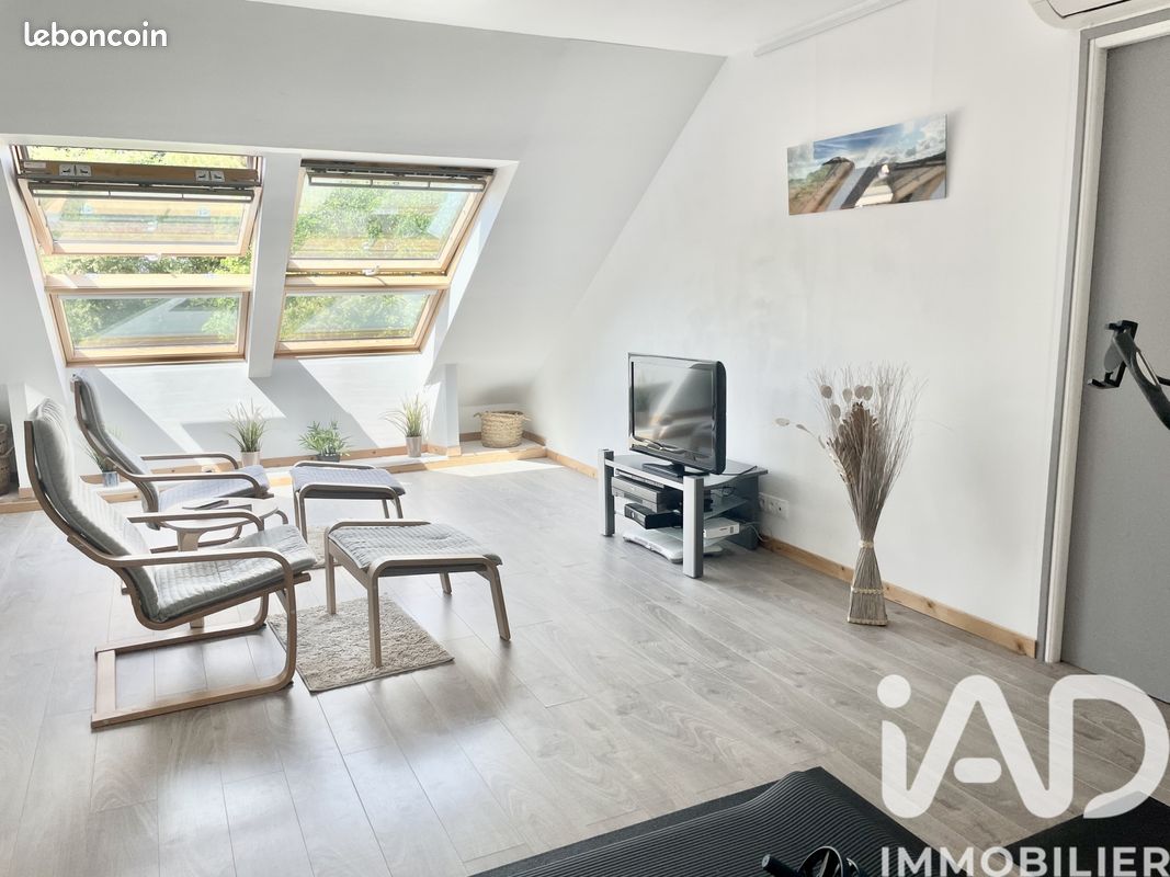 Maison 10 pièces 181 m² · à Étiolles · 181 m² · 525 000 €