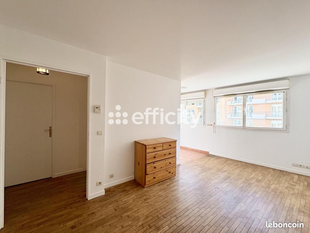 Appartement 1 pièce 25 m² · à Courbevoie · 25 m² · 205 000 €