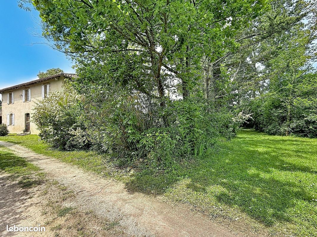 Maison 8 pièces 300 m² · à Anan · 300 m² · 278 000 €