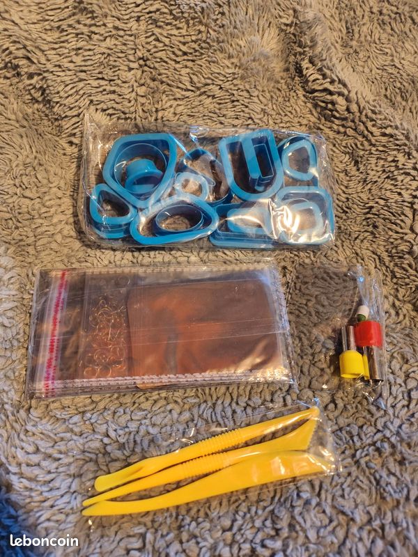 Kit de découpe de boucles d'oreilles neuf (image 2)