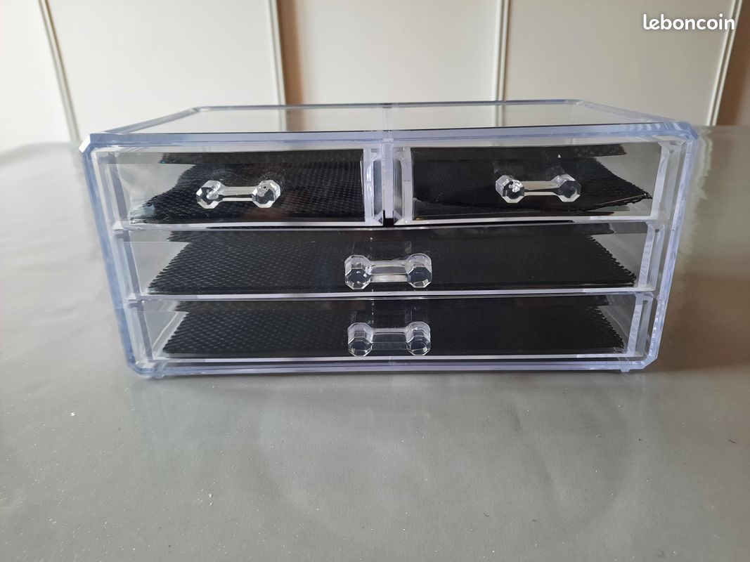 Boite à bijoux en plastique transparent (image 1)