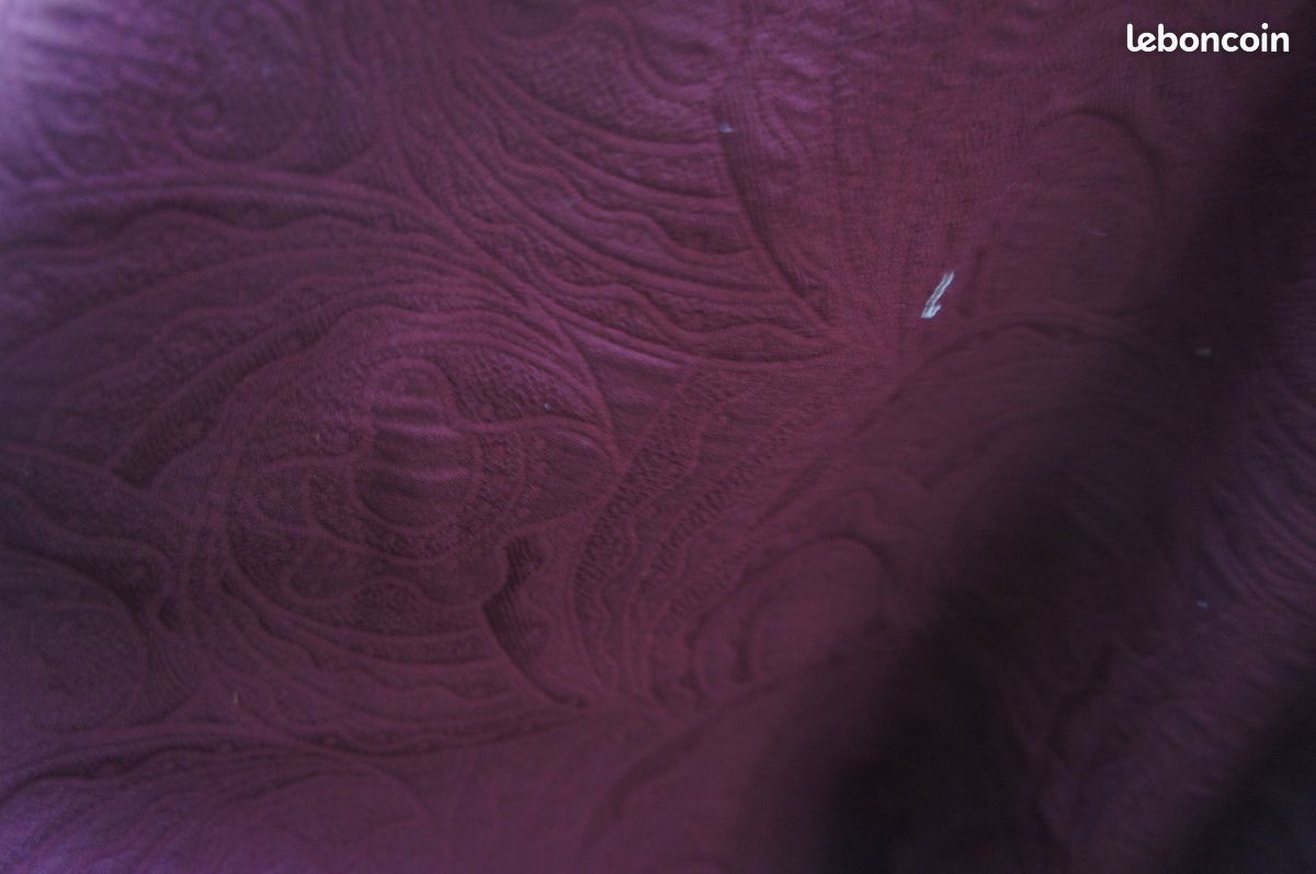 Coupon tissu maille en relief carmin (image 2)