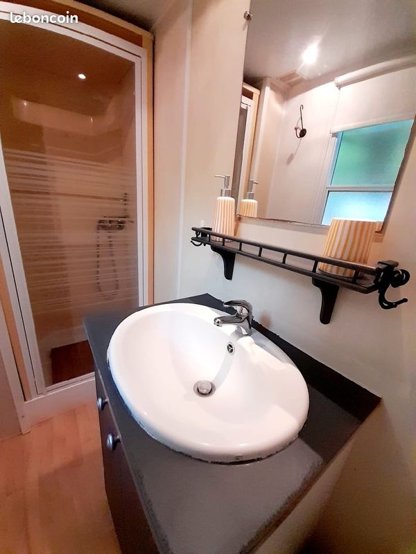 Mobil-home au calme avec beau point de vue dans camping familial avec piscine (image 13)