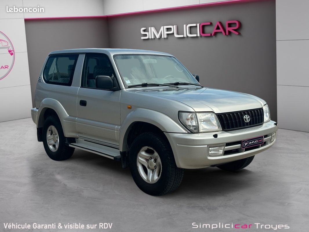 TOYOTA LAND CRUISER SERIE 90 3.0 TD 4D KDJ90 VX Deuxième mains Garantie (image 1)
