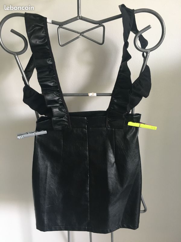 Jupe bretelles fixes aspect cuir droite noire XS Shein Vêtements
