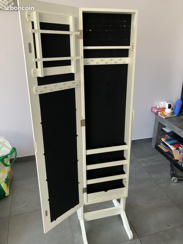 Armoire Coffre à bijoux (image 1)