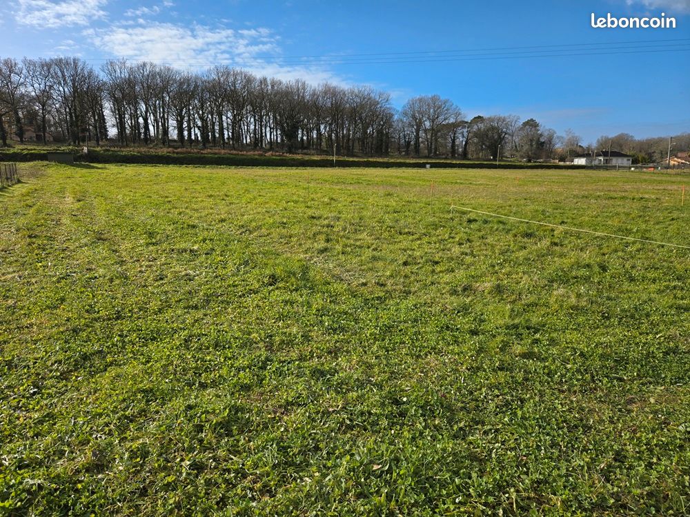 Terrain 1 402 m² Lalinde · 33 340 €
