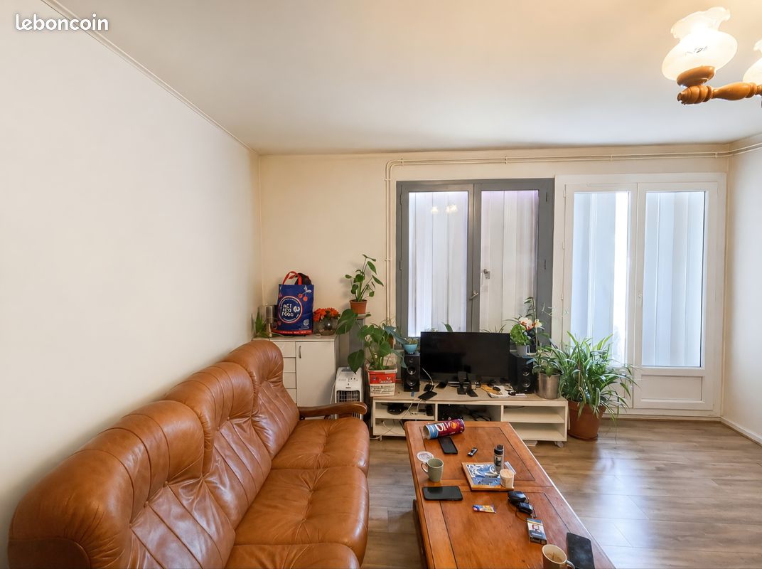 Appartement 2 pièces 47 m² · à Vierzon · 47 m² · 29 000 €