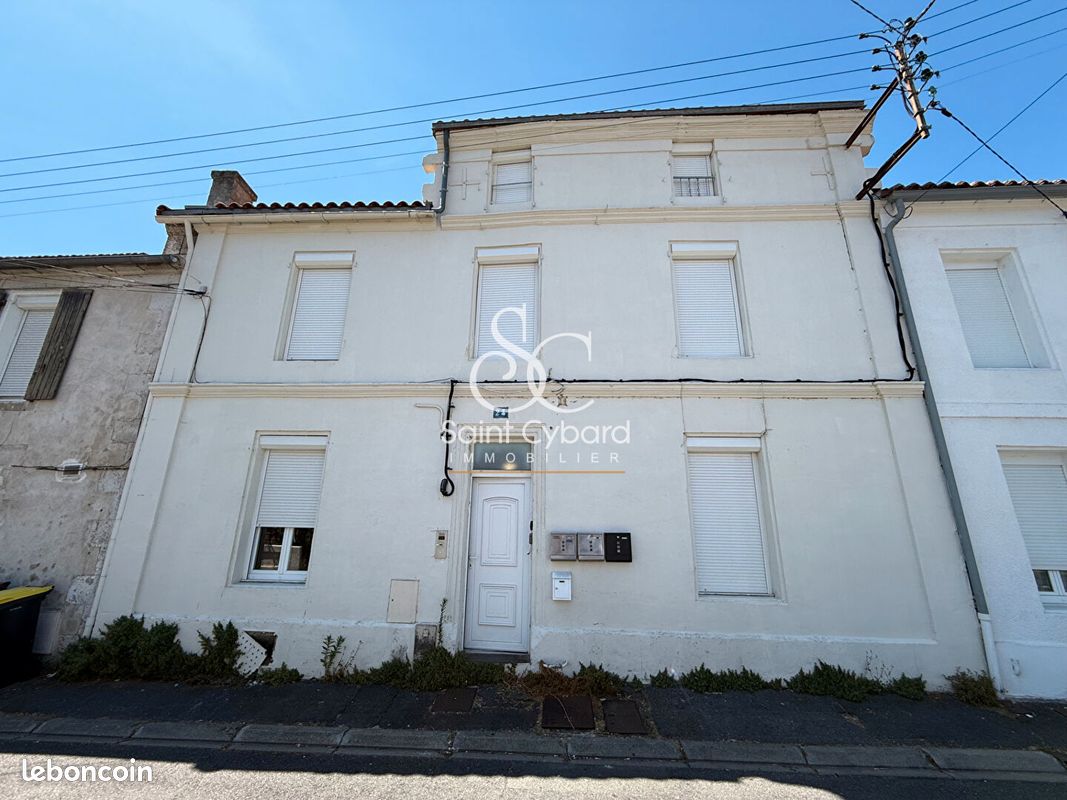Immeuble 10 pièces 200 m² · à Gond-Pontouvre · 200 m² · 357 000 €