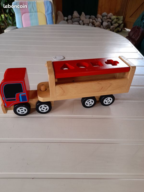 Camion bois enfant (image 1)