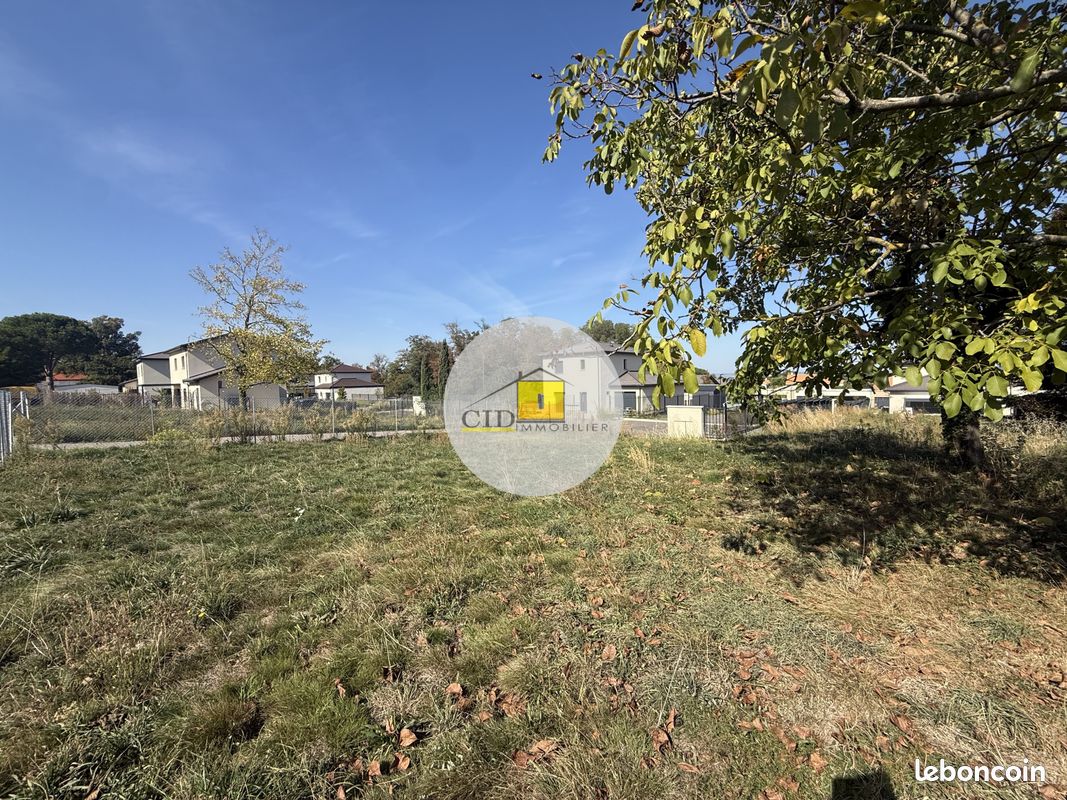 Terrain 437 m² · à Saint-Bonnet-de-Mure · 437 m² · 185 000 €