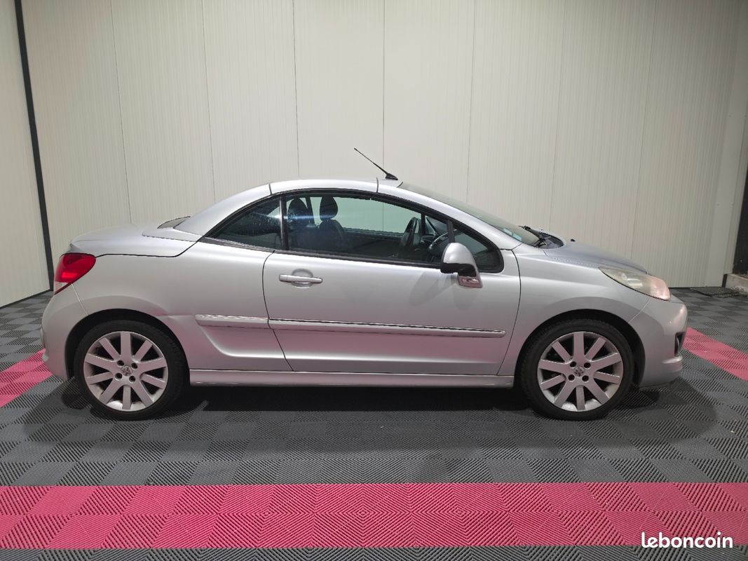 PEUGEOT 207 CC 1.6 HDi 112ch FAP BLUE LION Sport (image 2)
