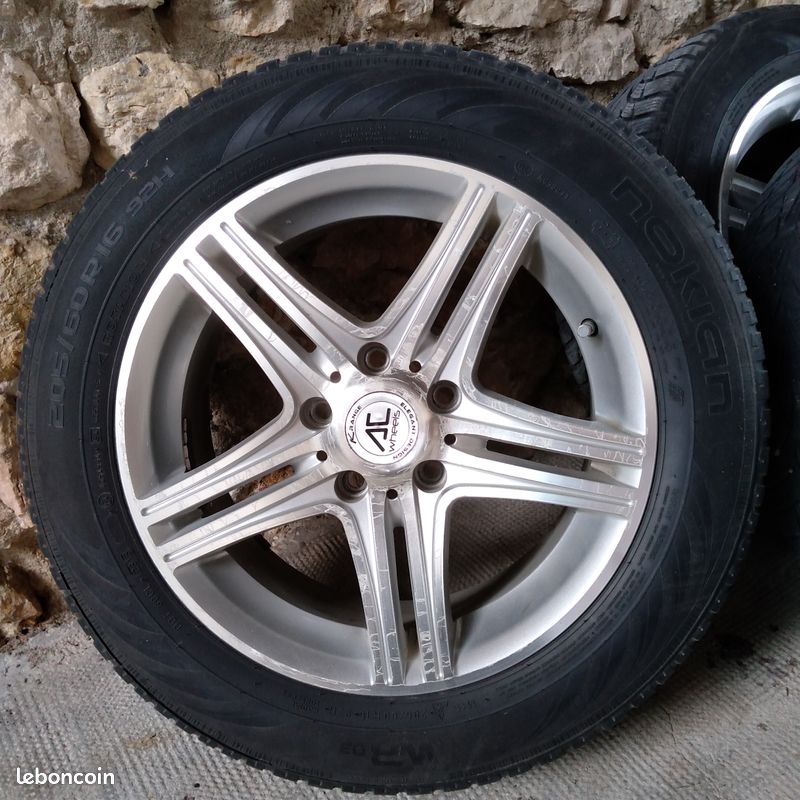 4 ROUES Jantes + Pneus Hiver 205/60 R16 92H (image 1)