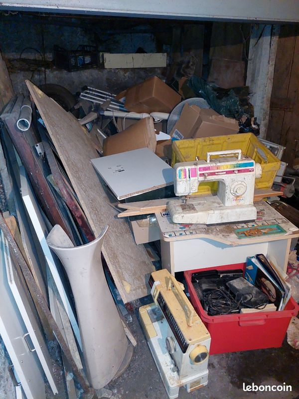Divers matériaux (bois, métal, pvc) avant déchetterie - Bricolage