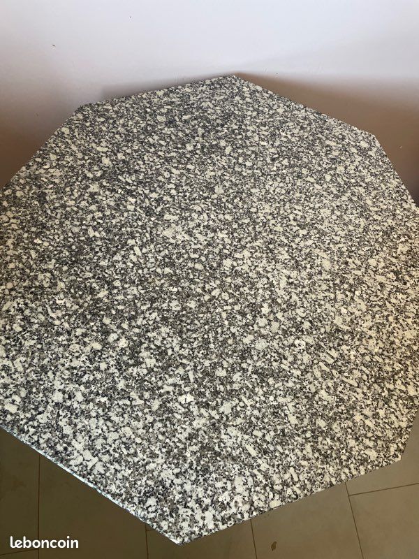 Table de cuisine en granit (image 2)