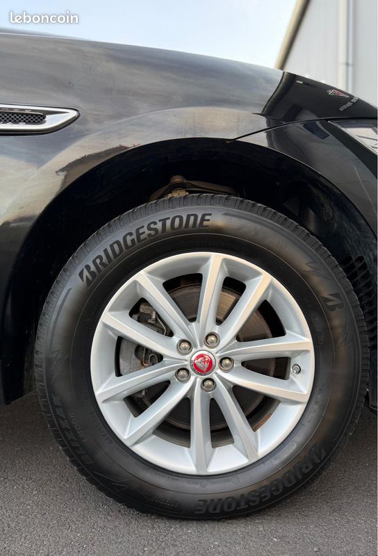 JAGUAR F-PACE - 3.0D - V6 - 300 ch - 4X4 - PORTFOLIO - GARANTIE 3 MOIS (image 9)