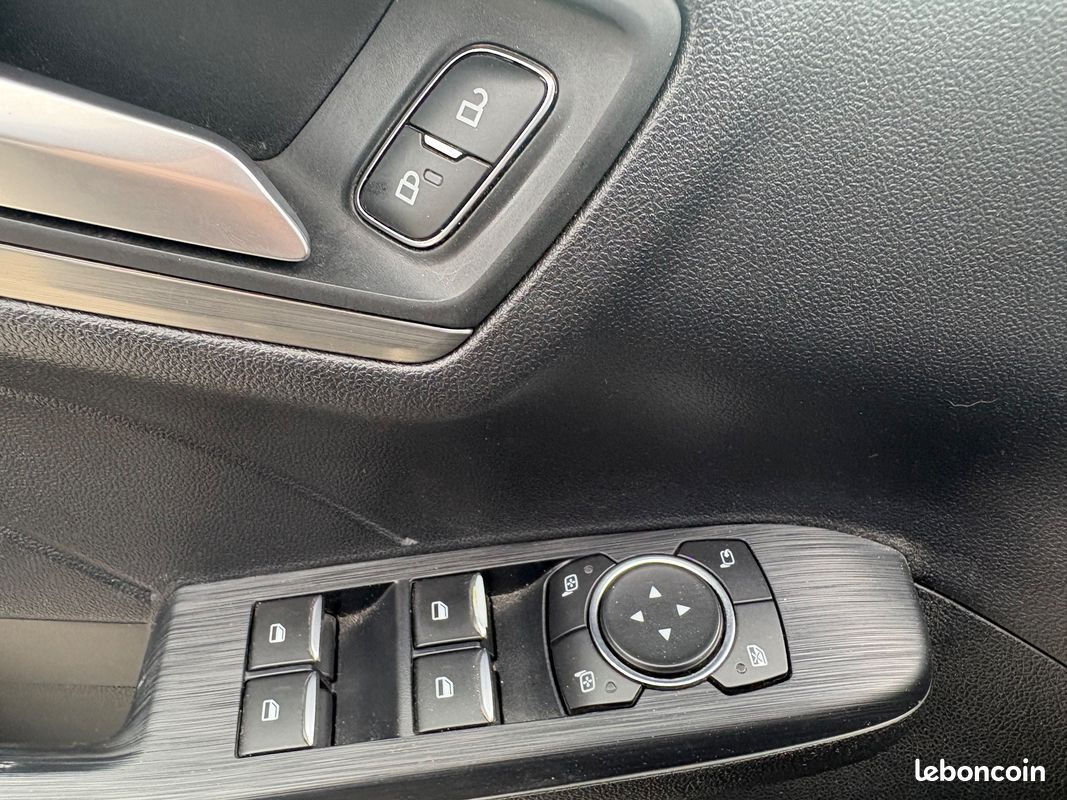 Ford kuga 2.5 duratec 225 ch hybrid fhev titanium toit ouvrant / pack hiver / entretien ford / attelage (image 20)