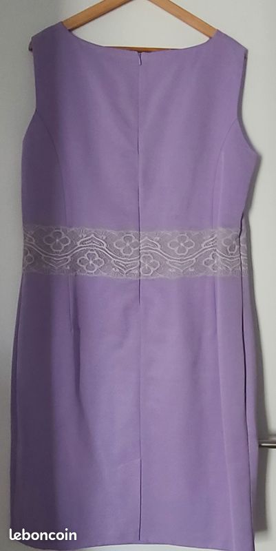 Elegant tailleur robe et veste lilas 