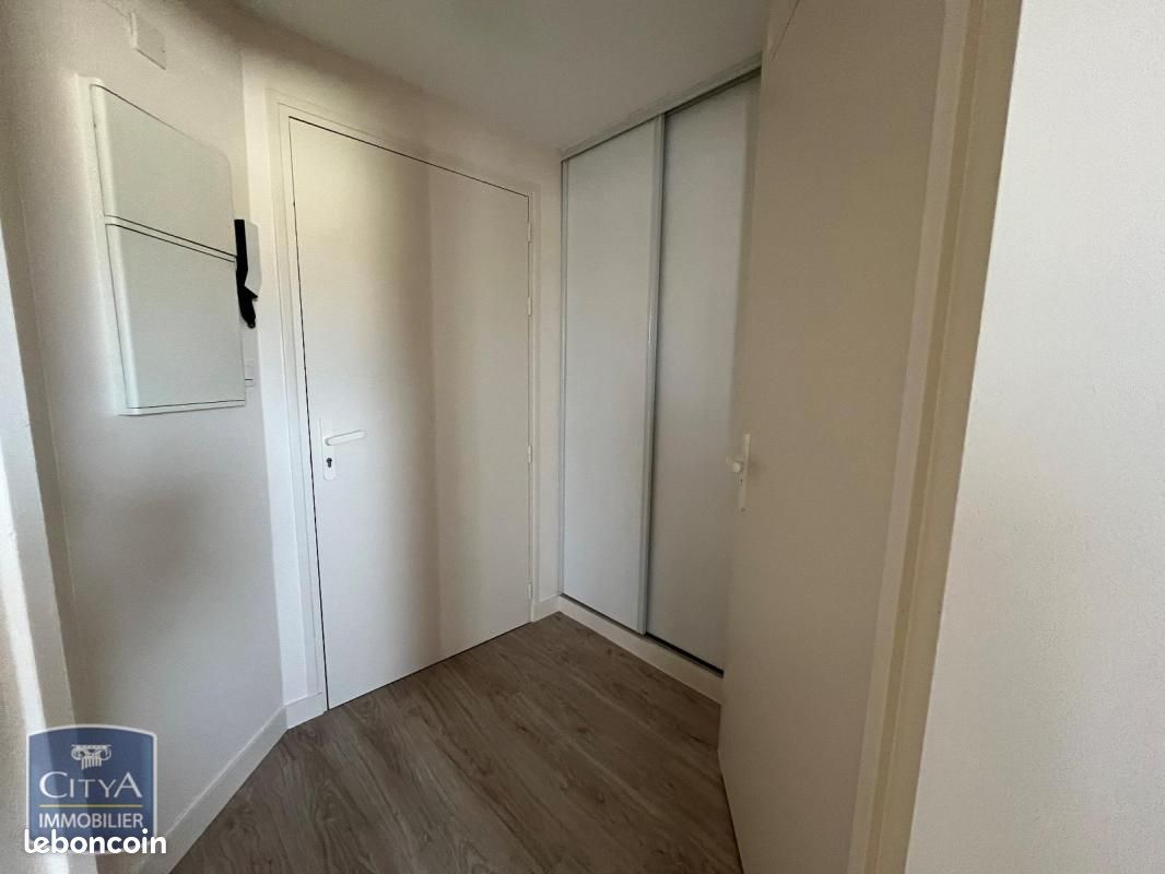 Appartement 1 pièce 25 m² - Poitiers 86000 (image principale 3)