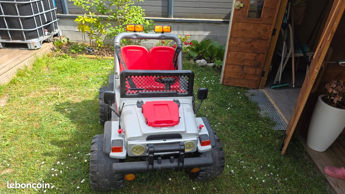 4X4 Electrique Peg Pérego Gaucho
Batterie 12 V rechargeable (image 1)
