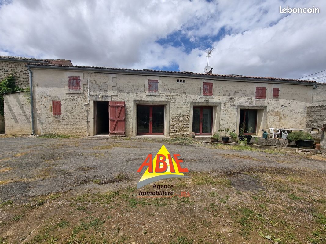 Maison 8 pièces 209 m² · à Saint-Pompain · 209 m² · 178 500 €
