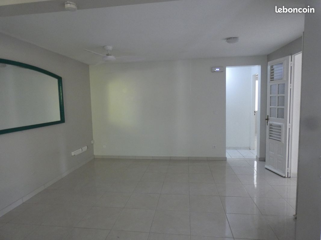 Appartement 3 pièces 100 m² · au François · 100 m² · 1 050 €/mois